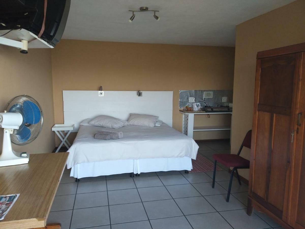 Columbus Guest House Mbombela Eksteriør billede